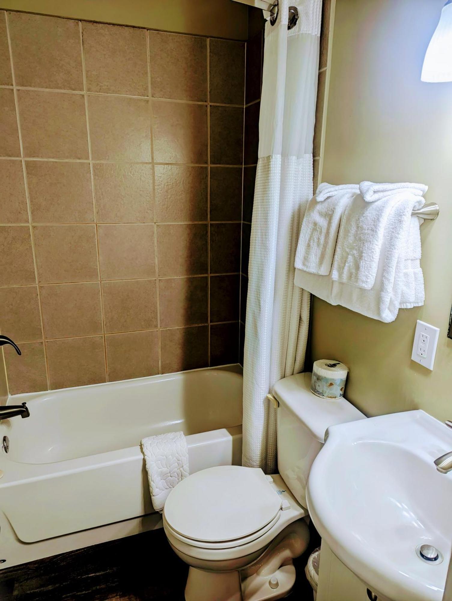 Alpine Inn & Suites Nelson Ngoại thất bức ảnh