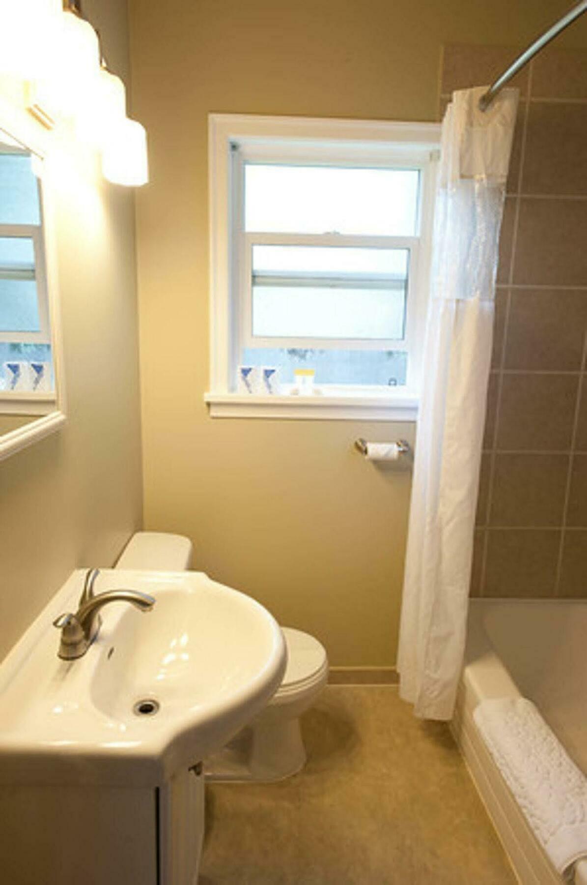 Alpine Inn & Suites Nelson Ngoại thất bức ảnh